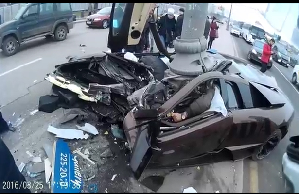 Paytaxtda “Lamborghini”ni təmirçiyə tapşırdı, o da sütüna belə çırpdı