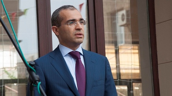 Mikayıl Cabbarov iş üçün 600 direktor axtarır