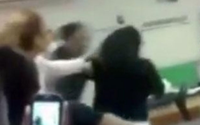 Müəllim bütün şagirdləri döydü