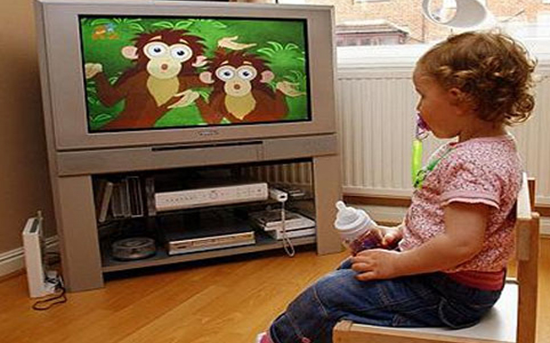 Uşaqların inkişafını ləngidən 8 əşya