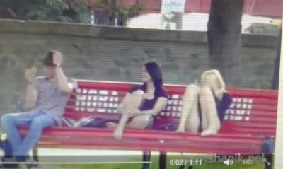 Oğlanın makiyaj etməyi qızları təbdən çıxartdı