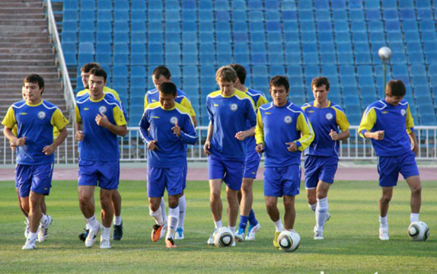 “Orada mәnә tanış futbolçular var” - Kapitan