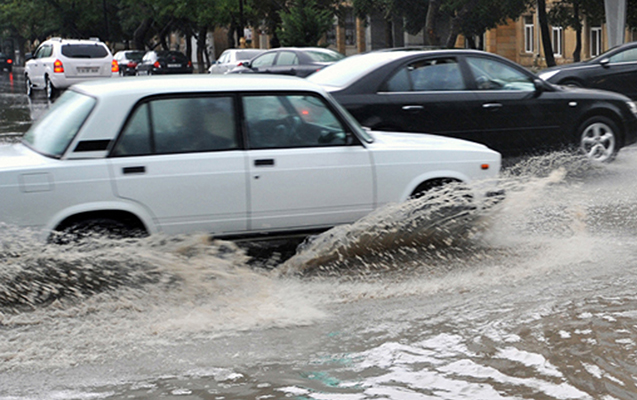 Yağışın yollarda yaratdığı problemlə bağlı