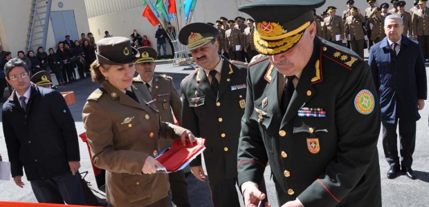 FHN əməkdaşlarına mənzil paylandı