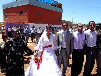 Toyda sərxoş olan gəlin nələr etdi, nələr...