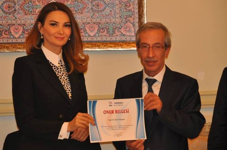 İrak Türkmənləri millət vəkili Q.Paşayevanı 2 mükafatla mükafatlandırdı