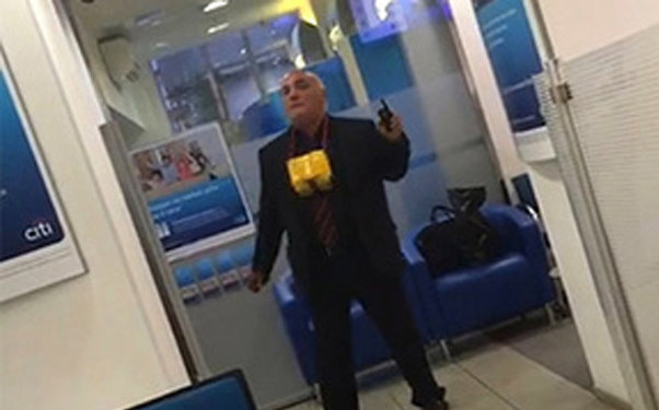 Moskvada bankda 4 nəfər girov götürülüb