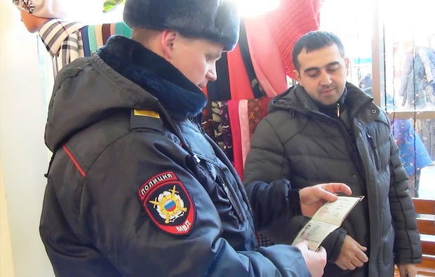 Rusiyada qalmaq üçün iki dəfə soyadını dəyişdi