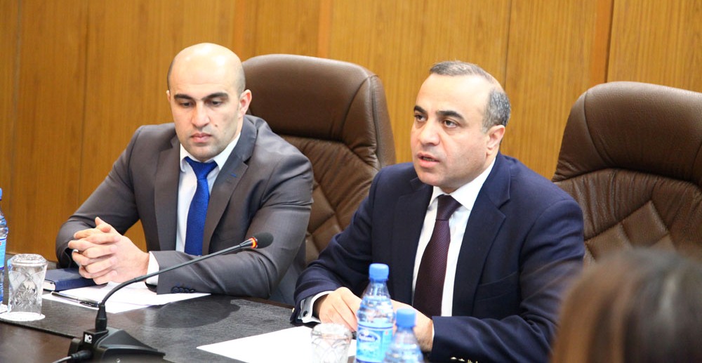 Prezident Adminstrasiyası rəsmisinin iştirakı ilə QHT-lərin xarici əlaqələri müzakirə edilib