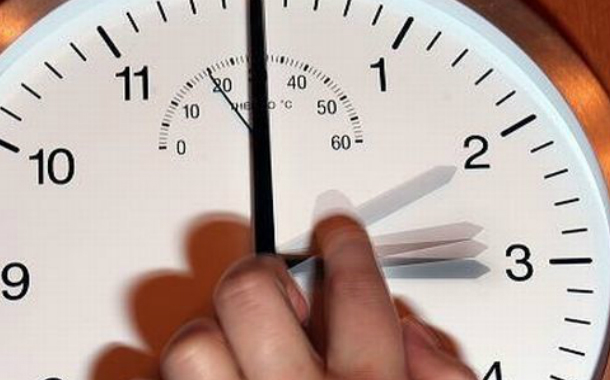 Azərbaycanda yay vaxtına keçid ləğv olundu