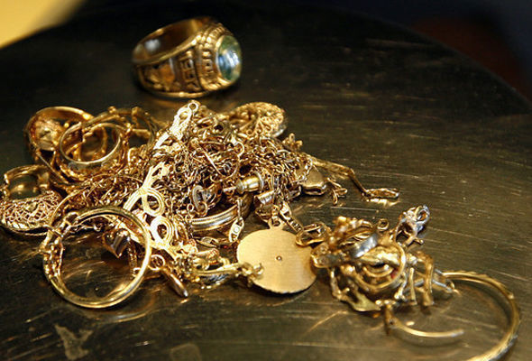 Bakıda evdən 10 minlik qızıl oğurlandı