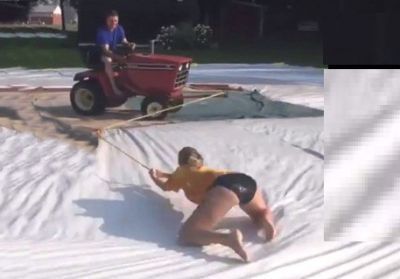 Qızı traktora bağlayıb saatlarla sürüdü