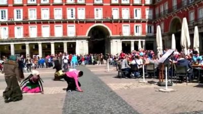 Avropada miqrantları belə alçaldırlar