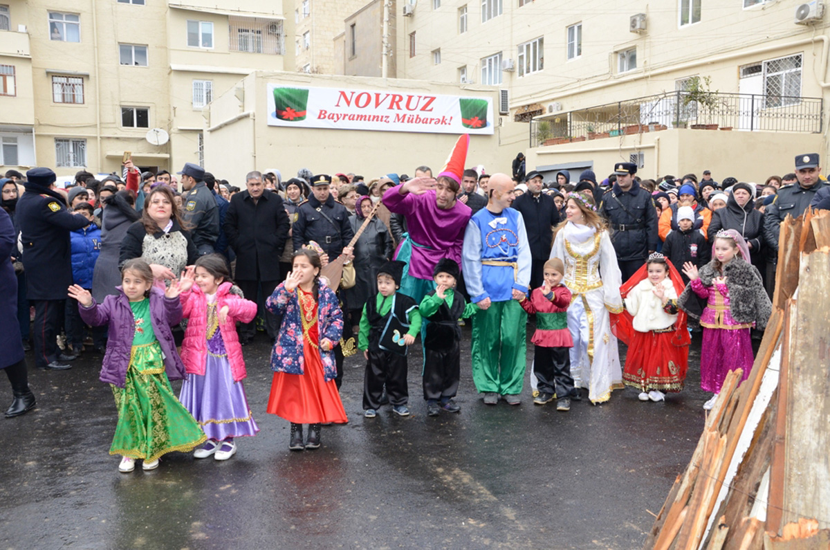 Səbaildə yeni məhəllə açılışı və ən böyük paxlava