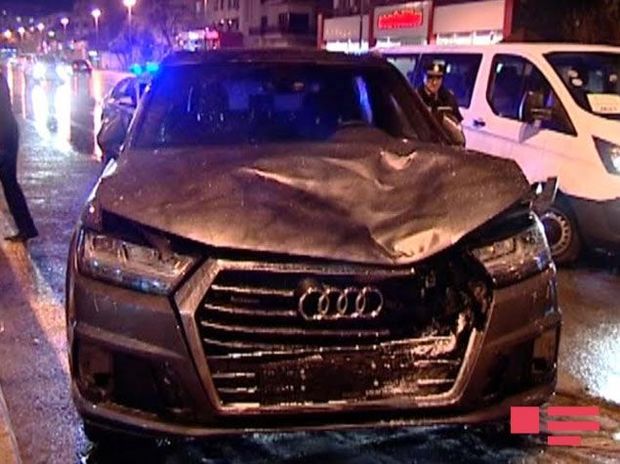 Bakıda “Audi” iki qadını vurdu