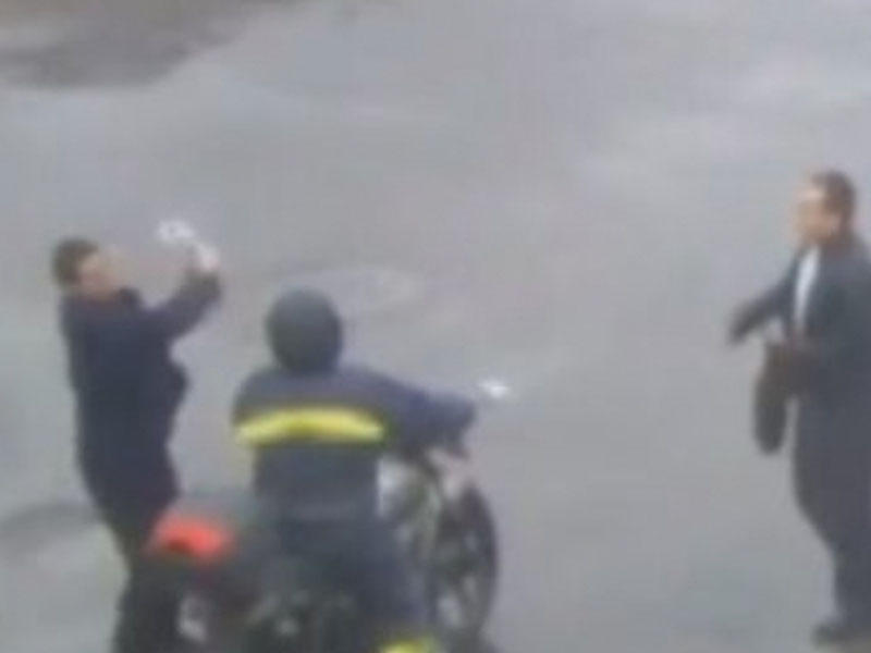 Bakıda gülməli qəza: sürücünü şapalaqladılar