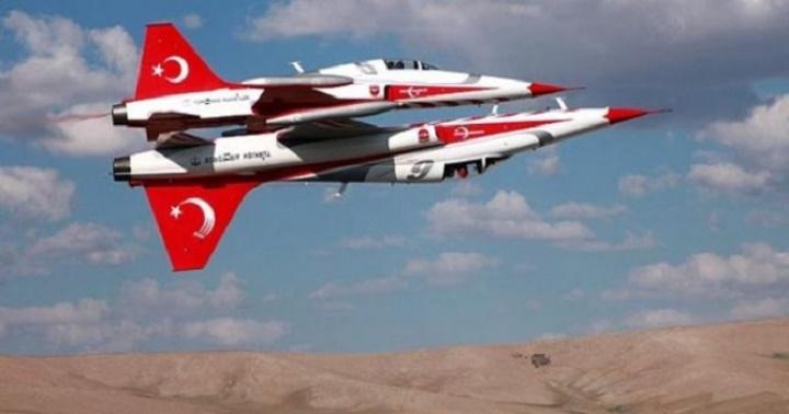 Türk pilotlar PKK-ya atılan bombaların üzərinə bu sözləri yazdılar
