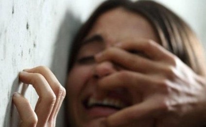 ''Axşam hamama girdim, qəflətən bir kişi sinəmə əl atdı...'' - Bakıda OLAY