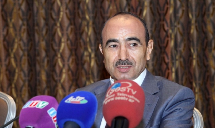 `3-5 nəfər internet saytında bir araya gəlibsə...` - Əli Həsənov