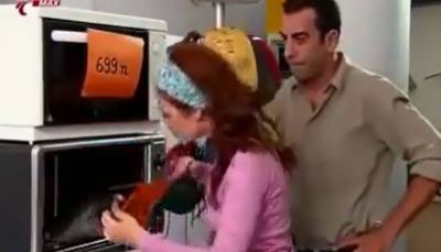 Qadınlarla alış-veriş edən kişilər