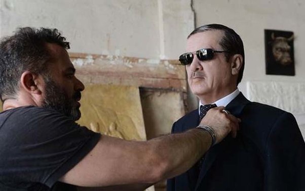 Ərdoğanın büstündə 500 nəfərin saçından istifadə etdi