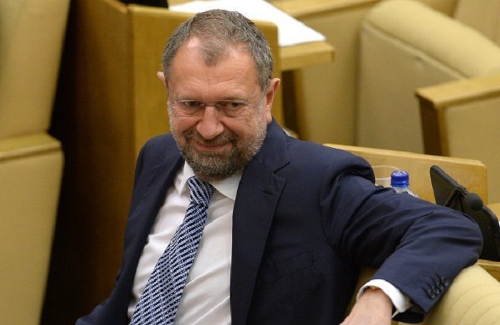 Deputat beynəlxalq axtarışa verildi