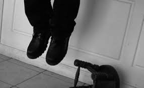 35 yaşlı kişi özünü asdı