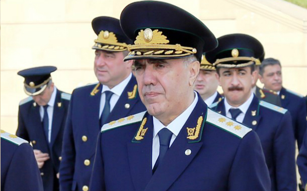 Zakir Qaralov prokurorları topladı