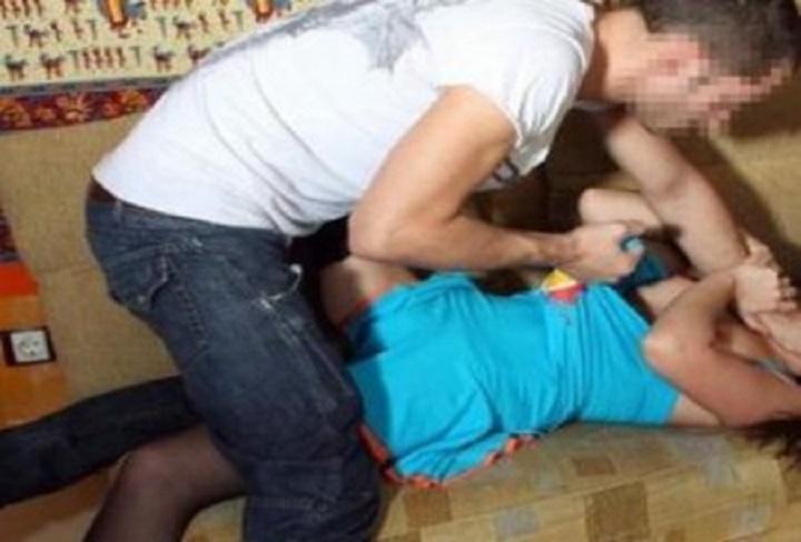 18 yaşlı oğlan 15 yaşlı bacısını zorladı