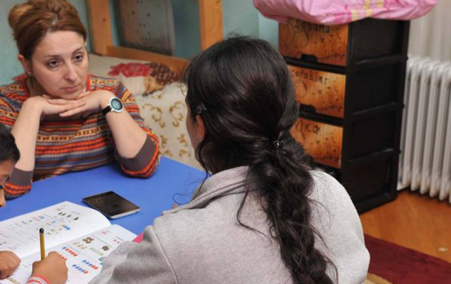 Vəhabi qadın qızını küçəyə atdı