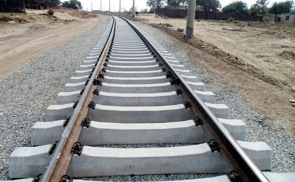 Dəmir yolları birləşdirilir