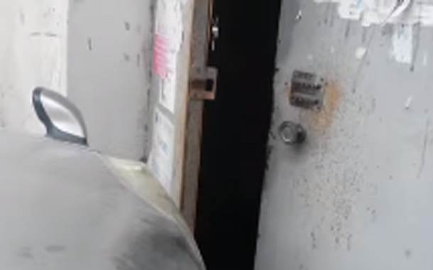 Taksi sakinləri evlərinə girməyə qoymur