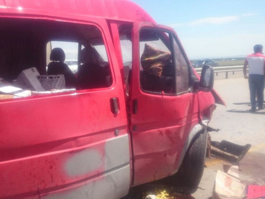 Mikroavtobus aşdı: 10 yaralı