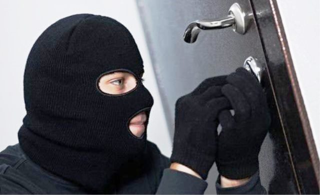 İki gündə 5 məktəbi yardılar