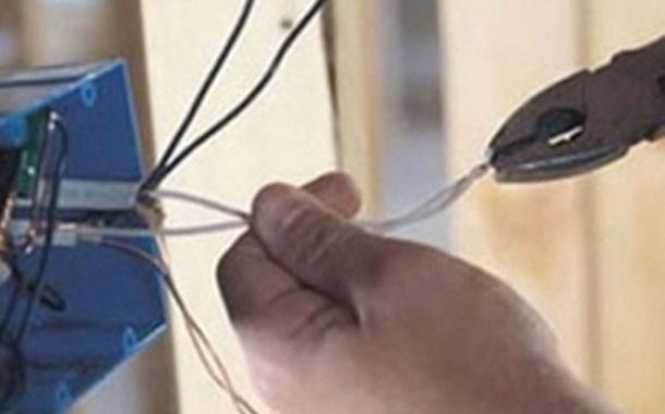 Şəkidə 47 yaşlı kişini elektrik cərəyanı vuraraq öldürüb