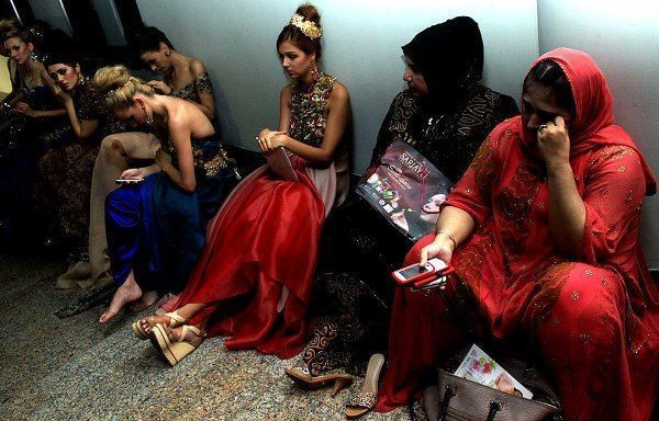 İŞİD seks kölələrini xaricə satır