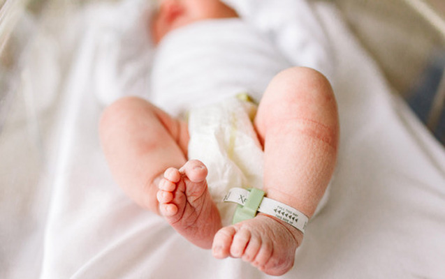 Azərbaycanda ana doğduğu övladını qəbul etmir