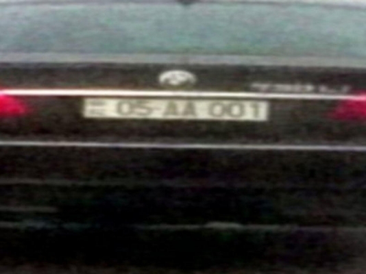 İcra hakimiyyətindən 200-lə gedən maşınla bağlı ikibaşlı açıqlama