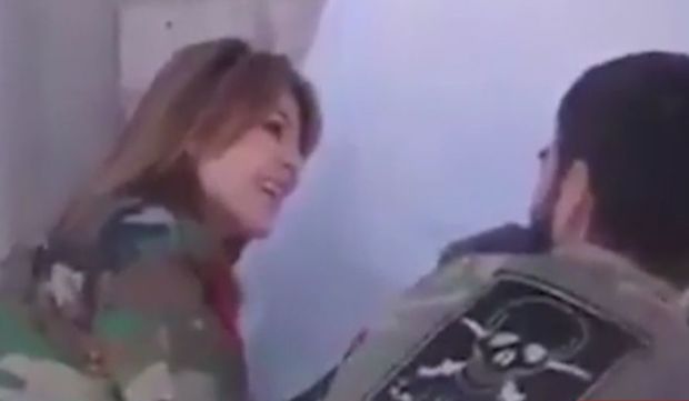 Döyüşçülərdən müsahibə alarkən vuruldu