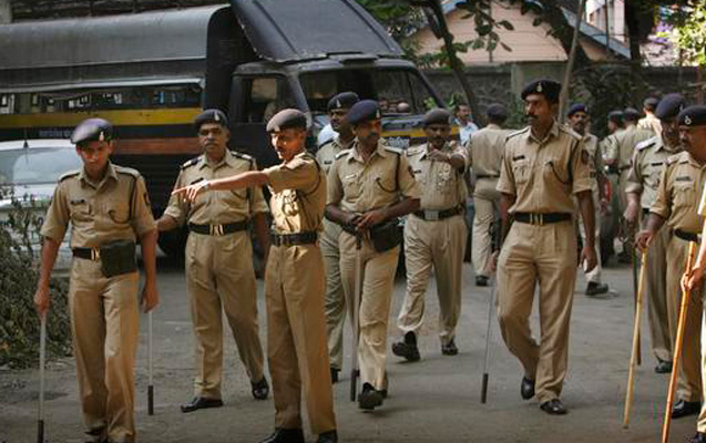 14 ailə üzvünü yatdığı yerdə öldürdü