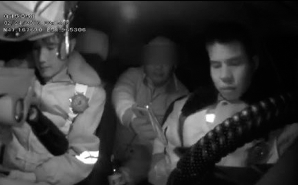 Polisləri şərləmək üçün özünü döydü