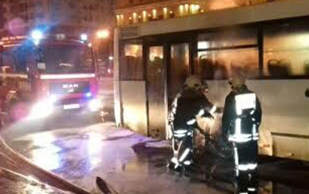 Bakıda sərnişin avtobusu yandı