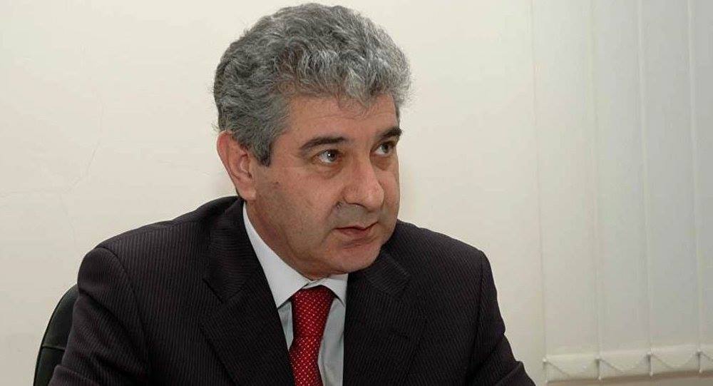 Əli Əhmədovdan Siyavuş Novruzova CAVAB