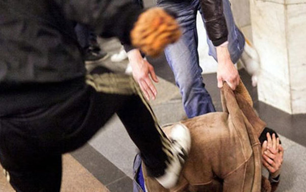 Həmyerlisini döyərək öldürdü