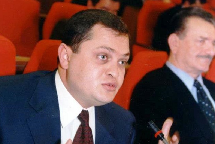 Eks-deputata vəzifə