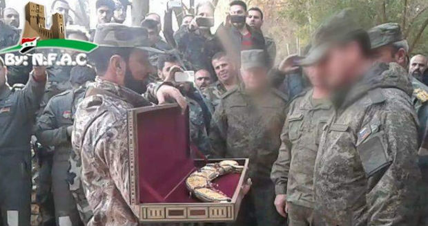 Rusiyalı polkovnik Dəməşq qılıncı ilə mükafatlandırıldı