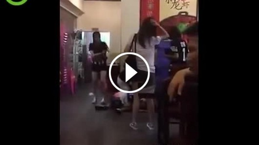 OĞLAN SEVGİLİSİNİ DÖYƏN QIZLARIN BAŞINA OYUN AÇDI