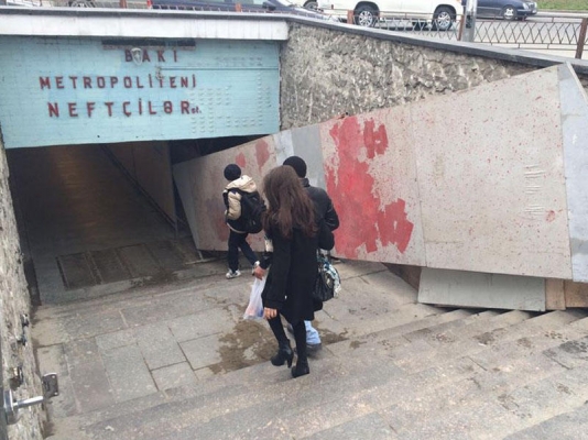 Metronun daha bir stansiyasında ticarət obyektləri olacaq