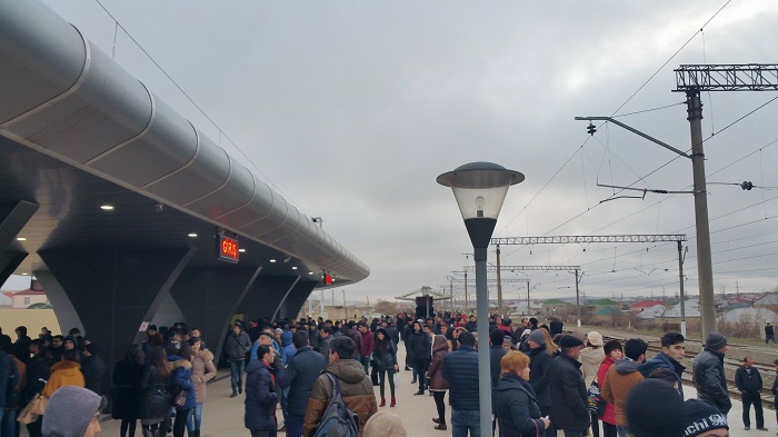 Bakı-Sumqayıt qatarı yolda qaldı