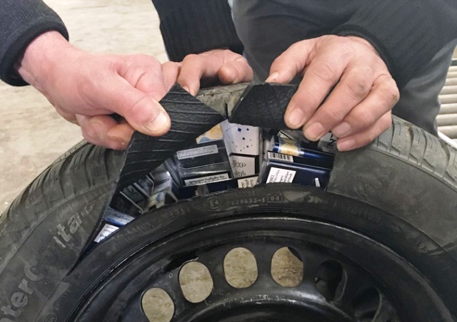 23 min qutu siqaret gömrükdə tutulub